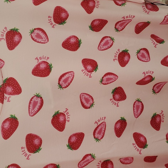 Juicy Couture Size 1x Sleepwear Pink With Strawberry Design NWT - Picture 3 of 3